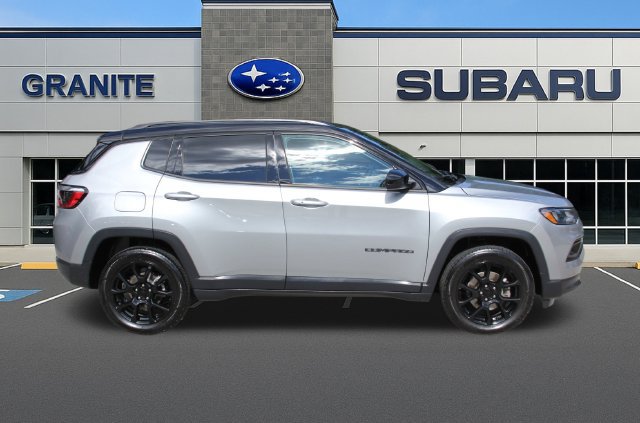 Used 2022 Jeep Compass Latitude w/ Convenience Group AWD/4WD image 11