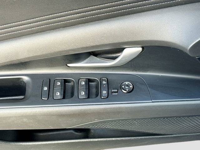 Used 2024 Hyundai Elantra SEL w/ Convenience Package FWD image 17