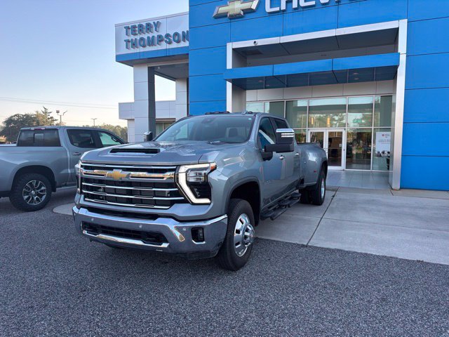 Used 2026 Chevrolet Silverado 3500 LTZ w/ LTZ Plus Package AWD/4WD image 1