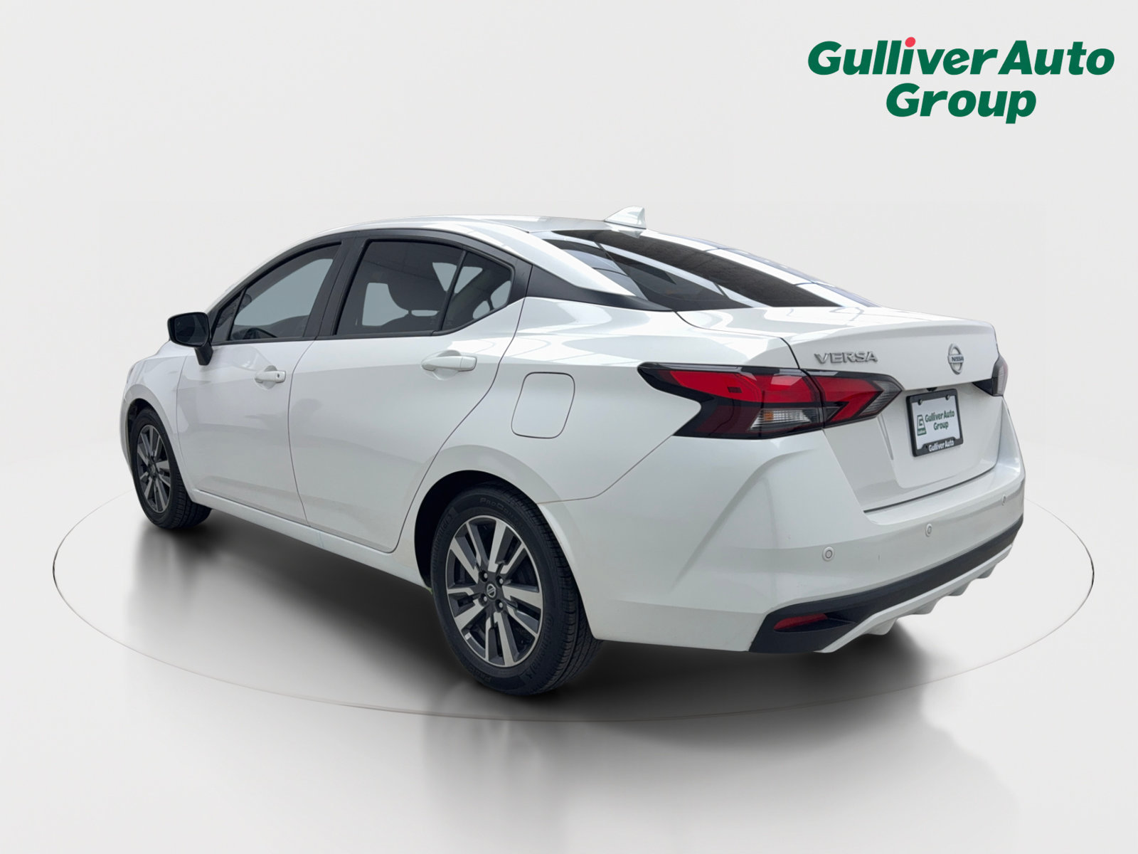 Used 2020 Nissan Versa SV FWD image 4