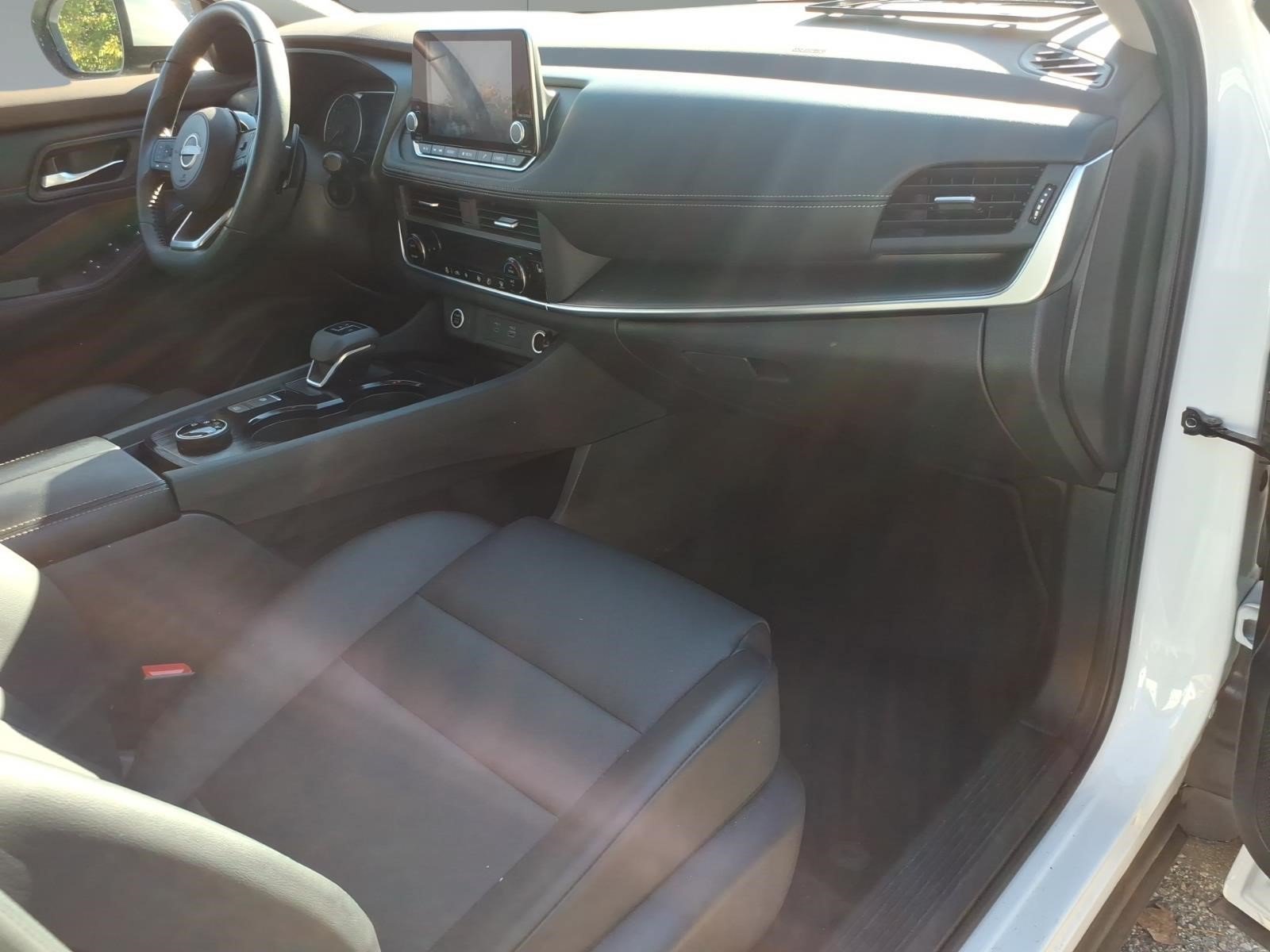 Used 2023 Nissan Rogue SV w/ SV Premium B Package AWD/4WD image 7