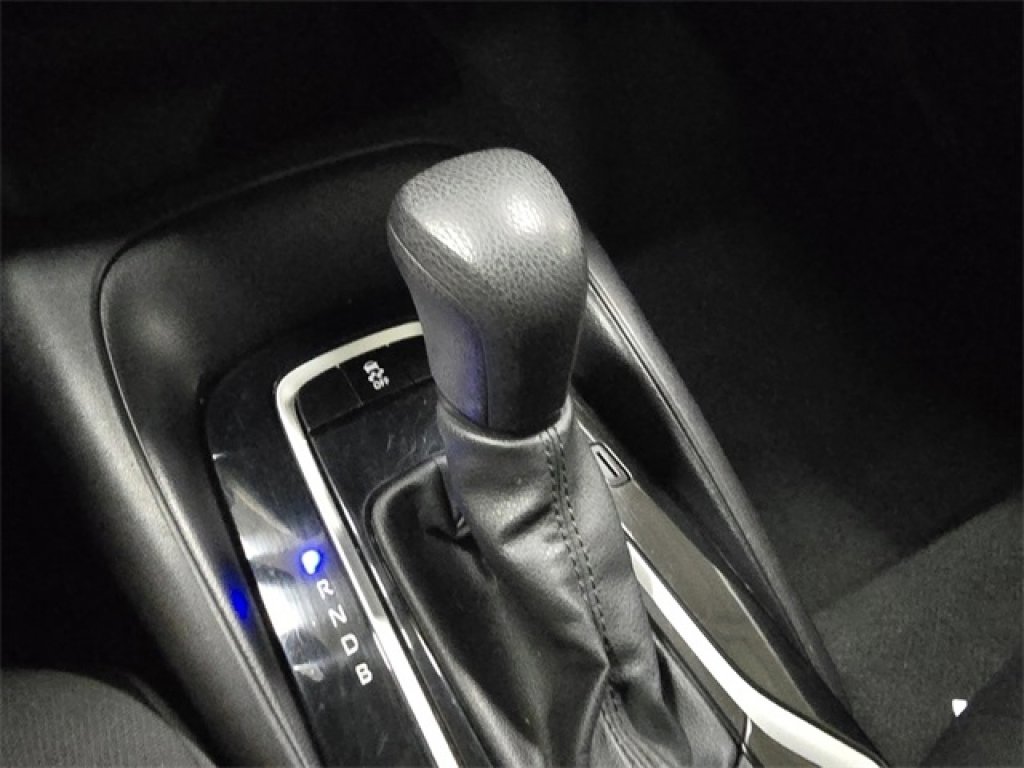 Used 2022 Toyota Corolla LE image 25