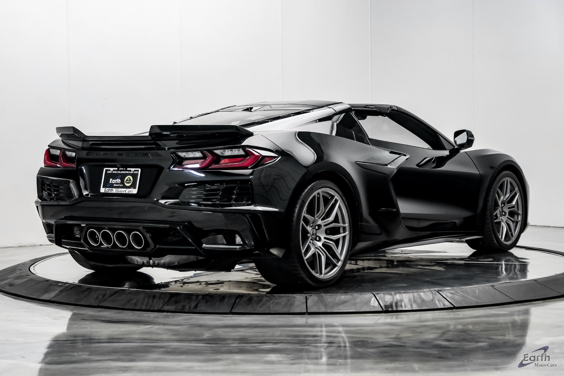 Used 2024 Chevrolet Corvette Z06 RWD image 22