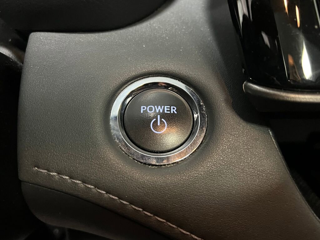 Used 2023 Toyota Highlander XLE image 15