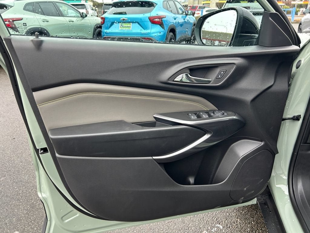New 2026 Chevrolet Trax ACTIV w/ Sunroof Package FWD image 22