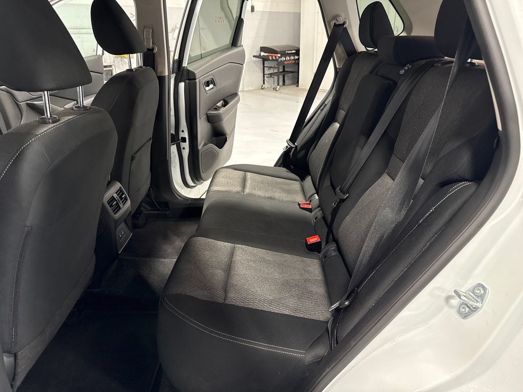 Used 2024 Nissan Rogue SV AWD/4WD image 35