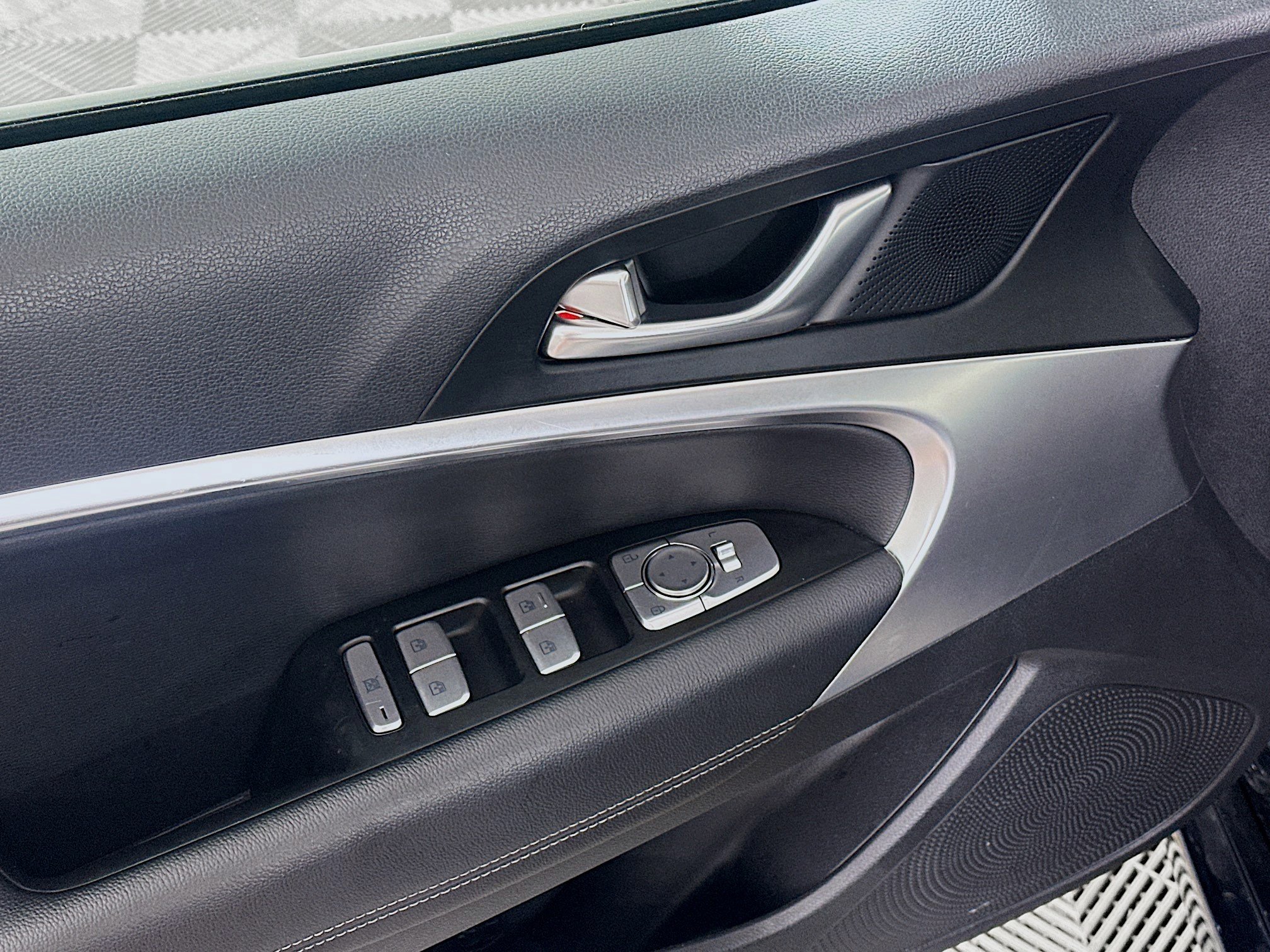 Used 2025 Genesis G70 2.5T RWD image 15