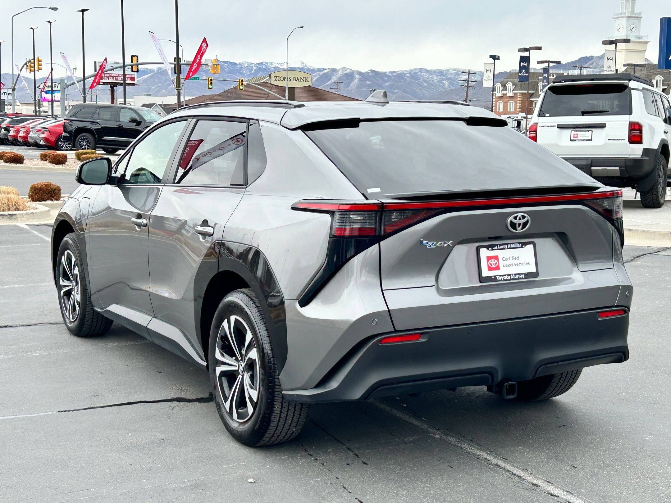 Used 2023 Toyota bZ4X XLE w/ Weather Package image 3