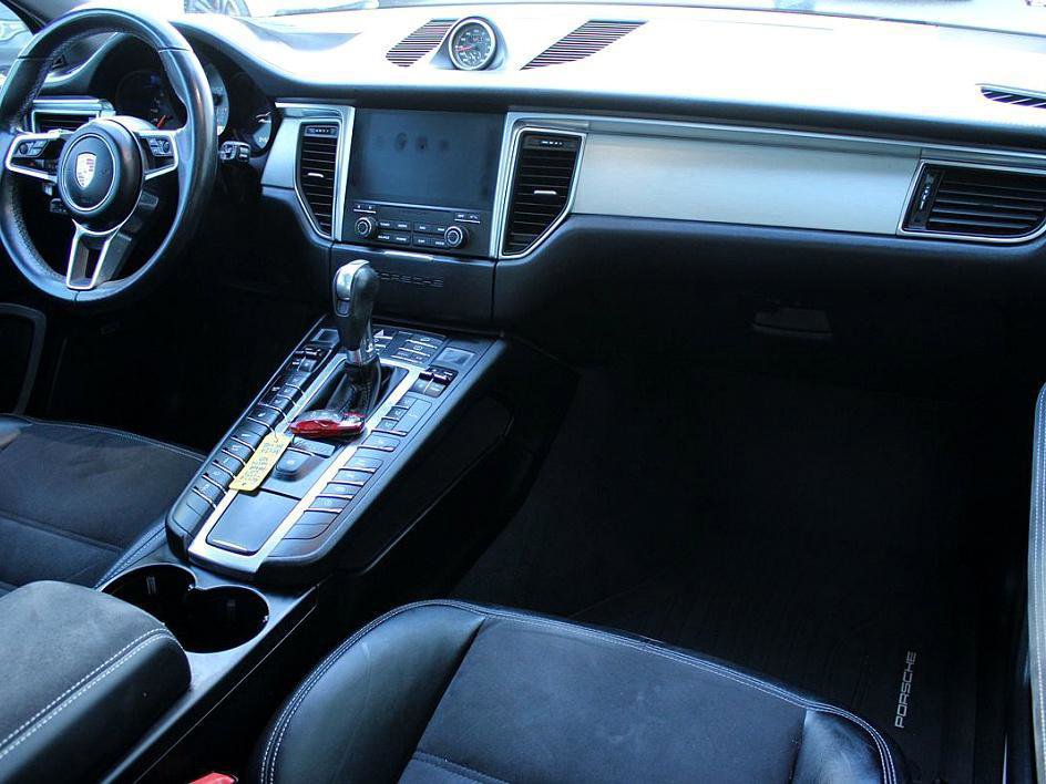 Used 2017 Porsche Macan GTS image 18