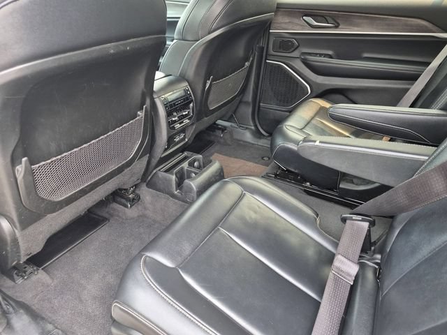 Used 2022 Jeep Grand Cherokee L Limited AWD/4WD image 26