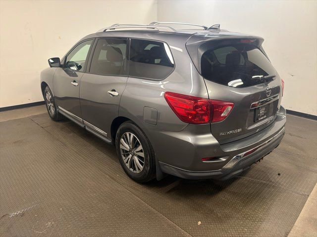 Used 2019 Nissan Pathfinder Platinum image 27
