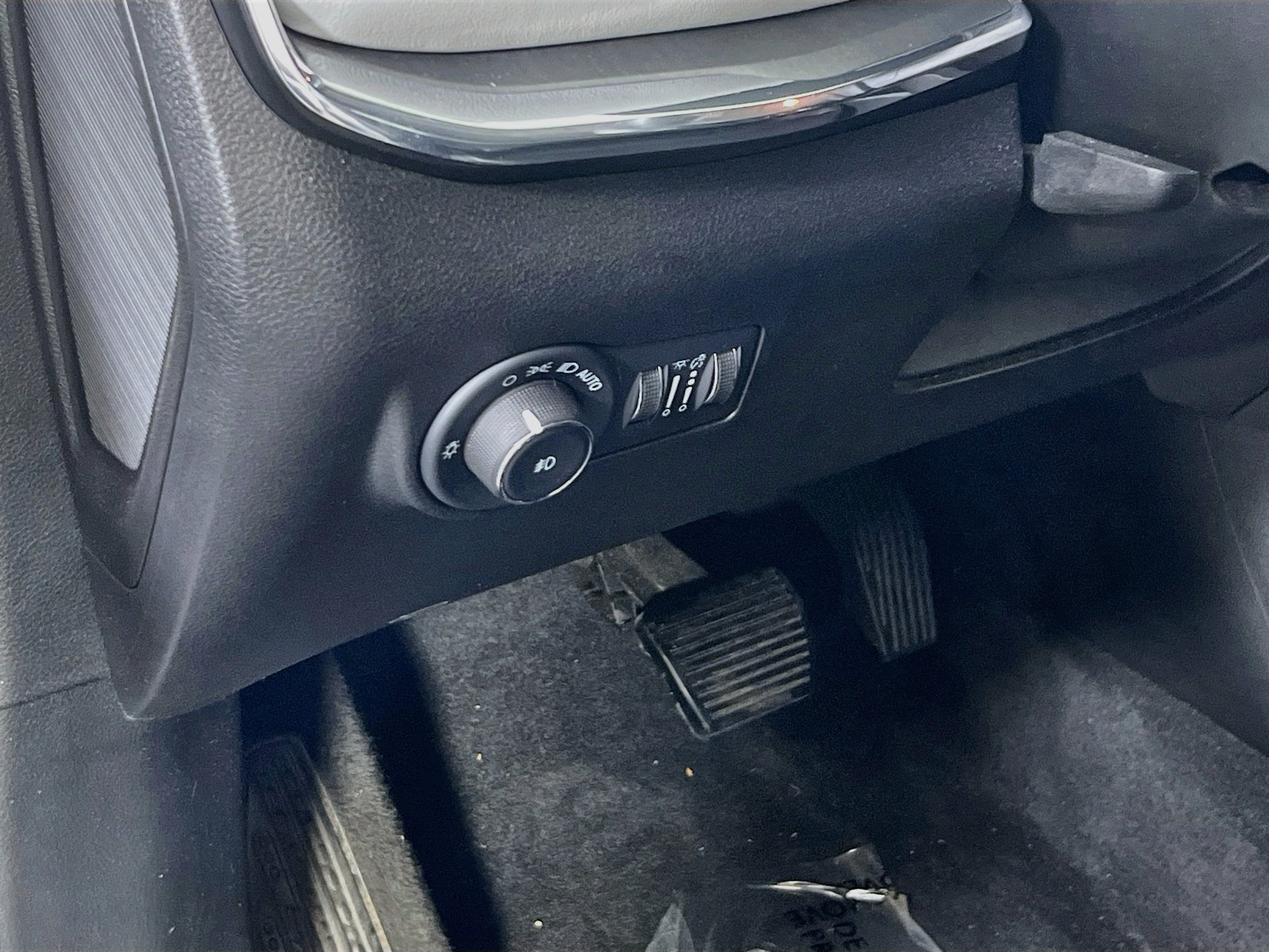 Used 2022 Jeep Compass Limited w/ Sun and Sound Group AWD/4WD image 10