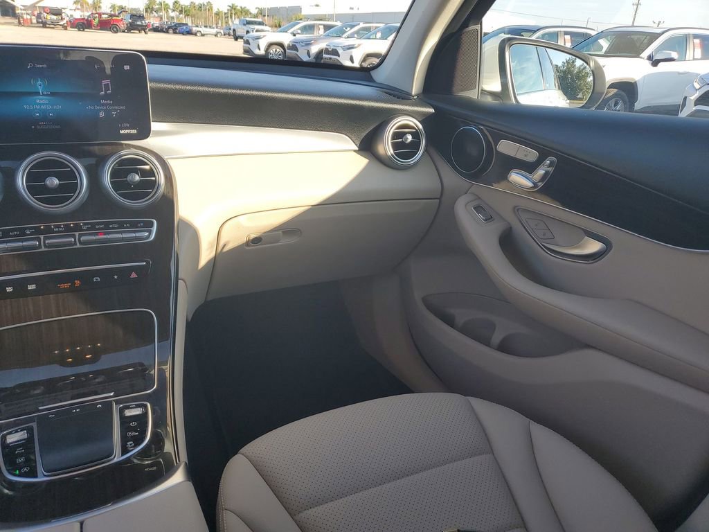 Used 2021 Mercedes-Benz GLC 300 image 11