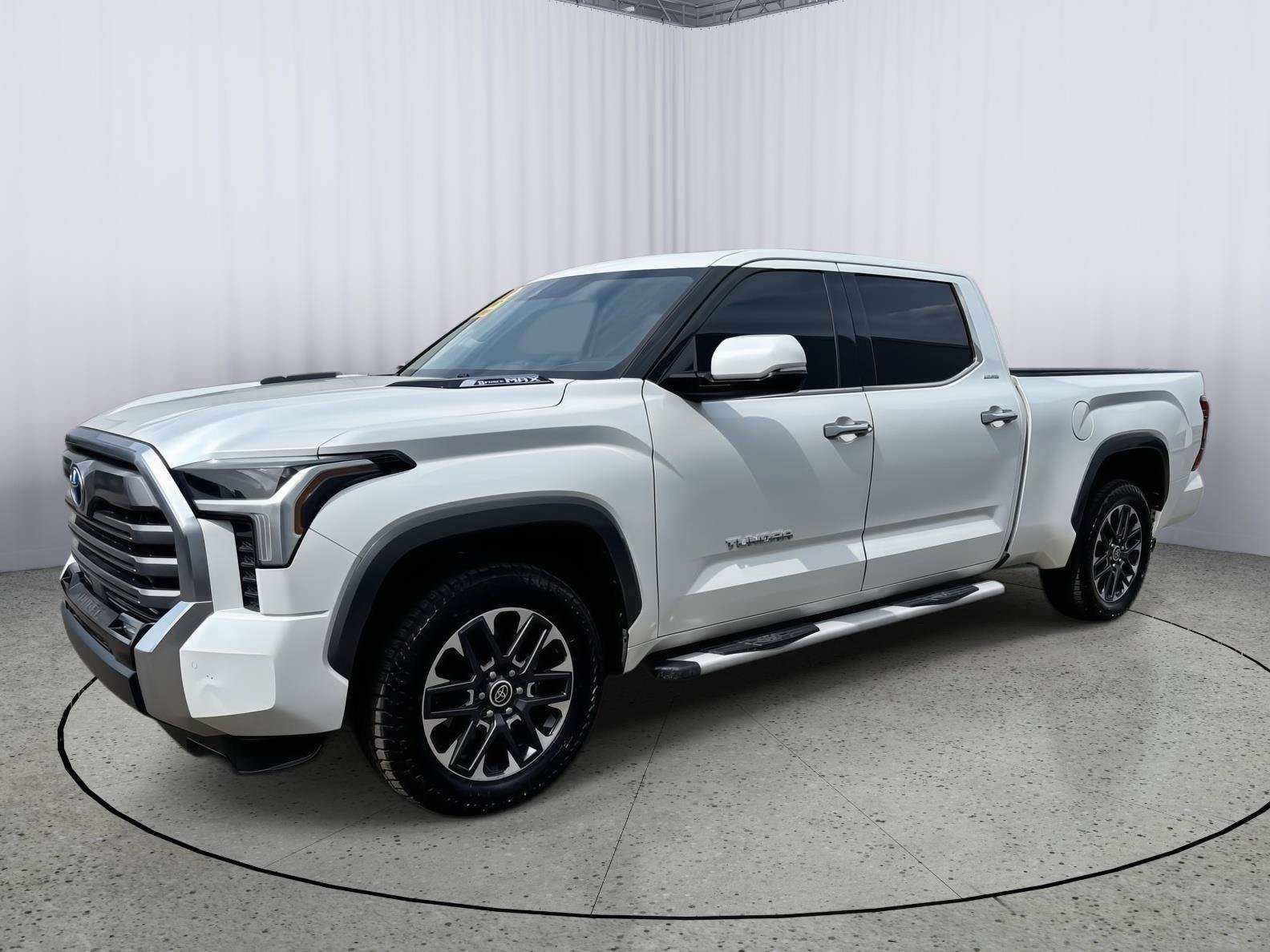 Used 2022 Toyota Tundra Limited w/ Power Package AWD/4WD image 12
