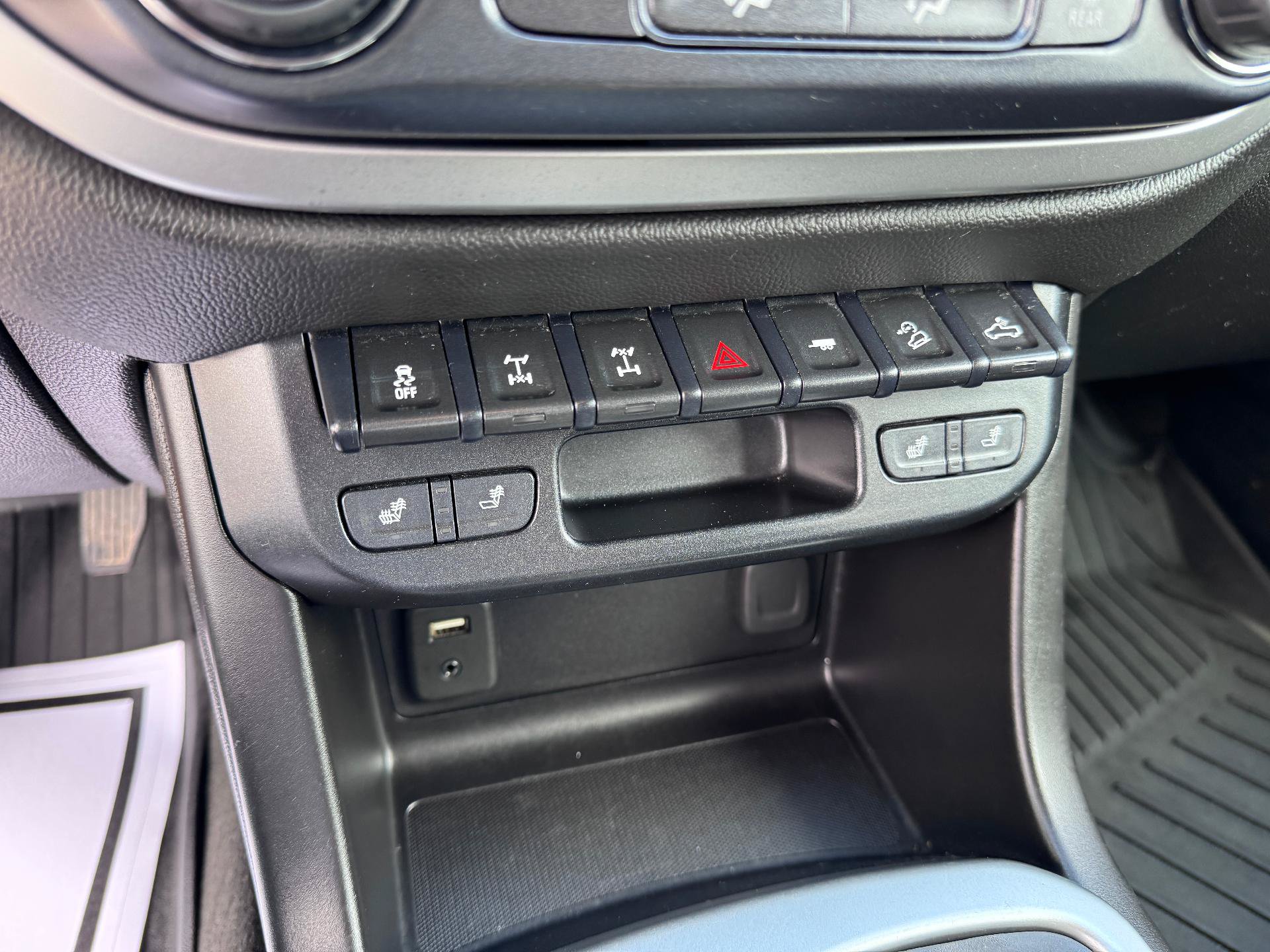 Used 2018 Chevrolet Colorado ZR2 AWD/4WD image 32