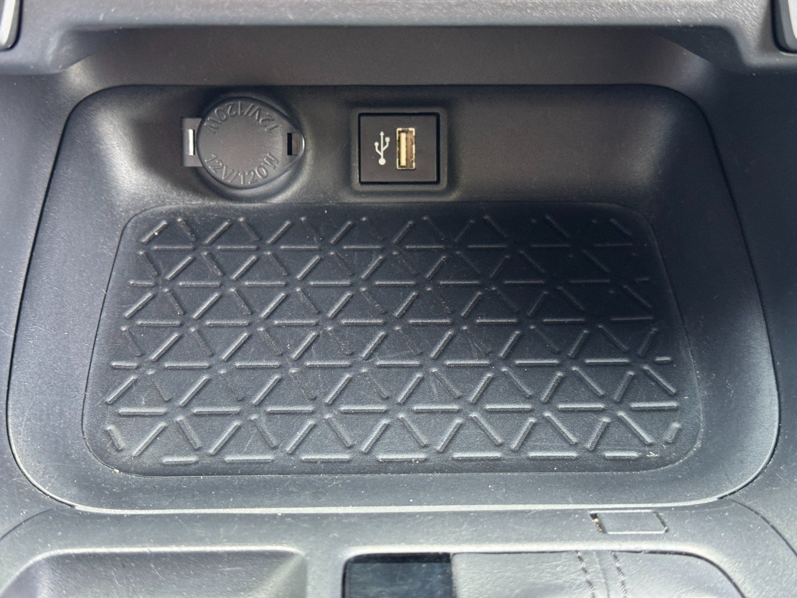 Used 2023 Toyota RAV4 XLE Premium FWD image 28