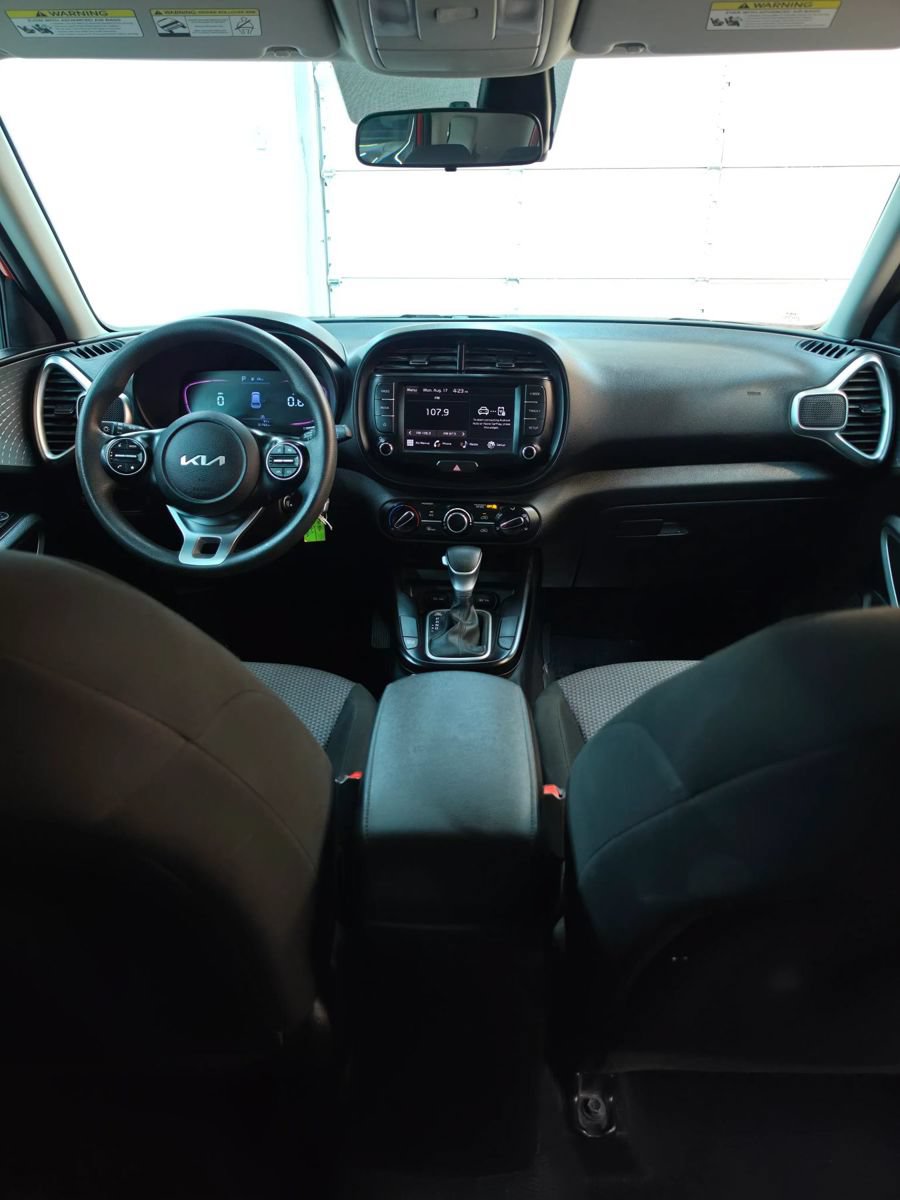 Used 2024 Kia Soul LX w/ LX Technology Package FWD image 33