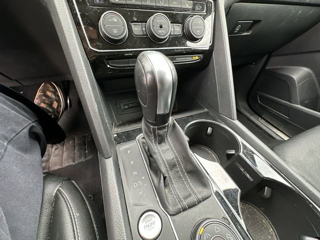 Used 2023 Volkswagen Atlas SEL R-Line image 25