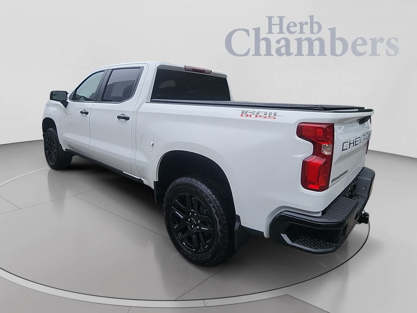 Used 2025 Chevrolet Silverado 1500 LT Trail Boss AWD/4WD image 3