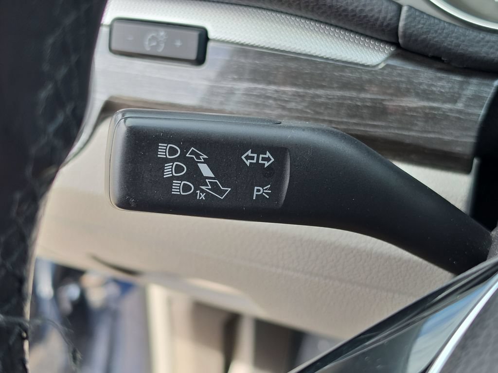 Used 2018 Volkswagen Passat 2.0T SE FWD image 17