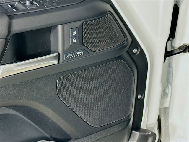 New 2026 Land Rover Defender 110 X-Dynamic SE image 21