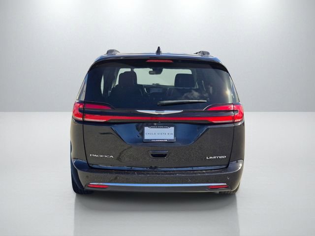 Used 2023 Chrysler Pacifica Limited FWD image 5