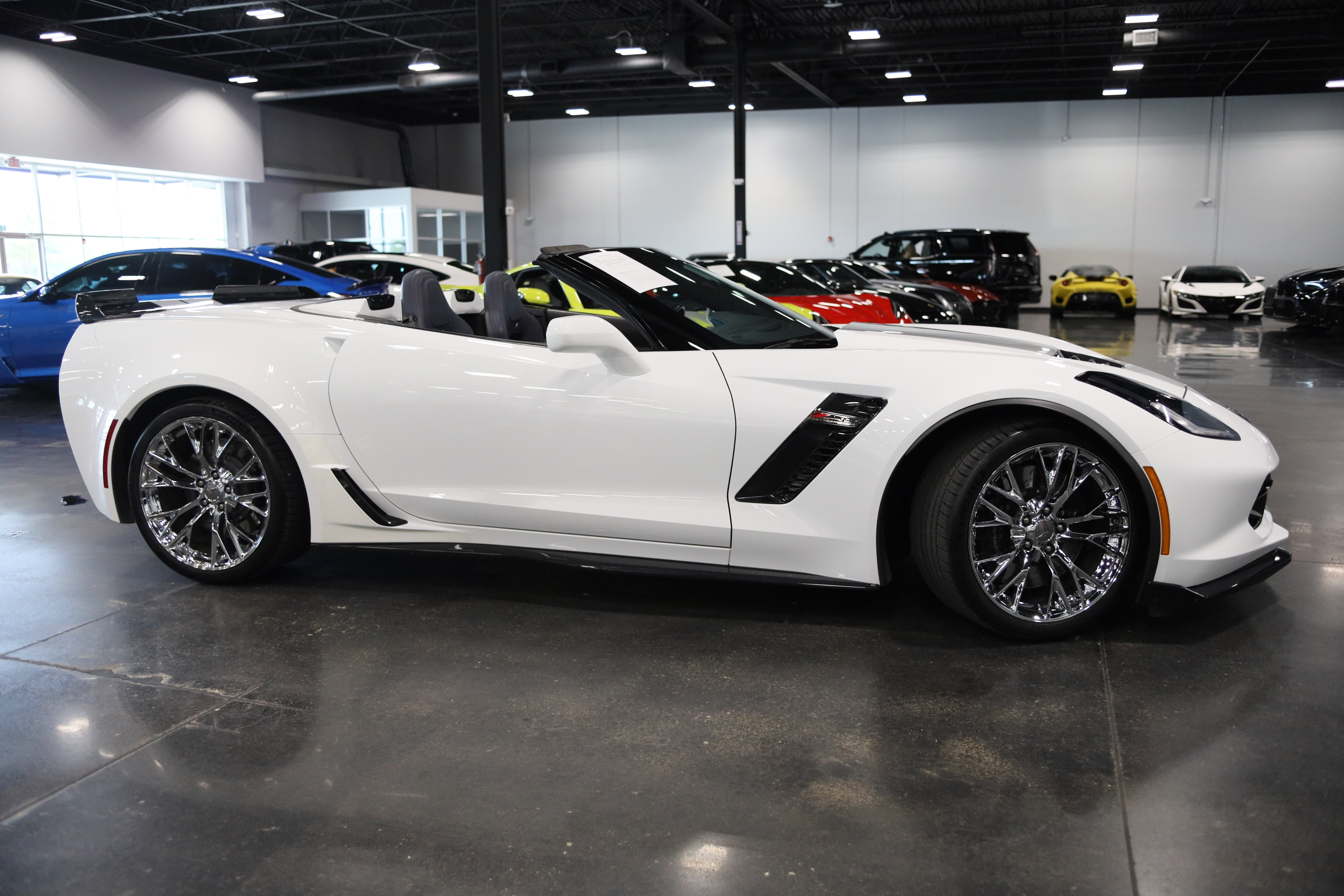 Used 2016 Chevrolet Corvette Z06 w/ 3LZ Preferred Equipment Group RWD image 10