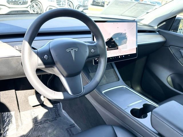 Used 2022 Tesla Model Y Long Range image 13