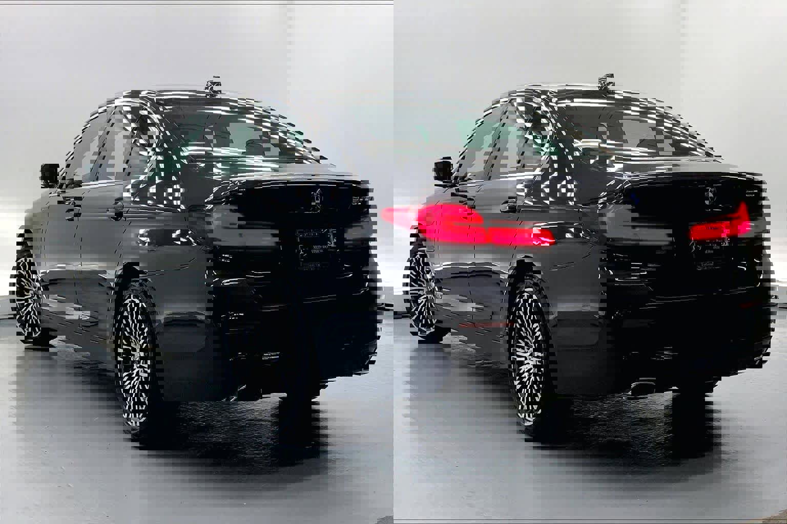 Used 2021 BMW 530e w/ Premium Package image 2