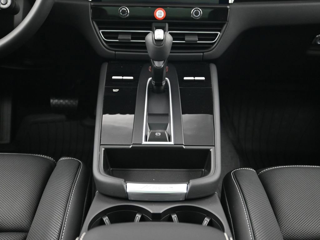 New 2026 Porsche Macan S image 10