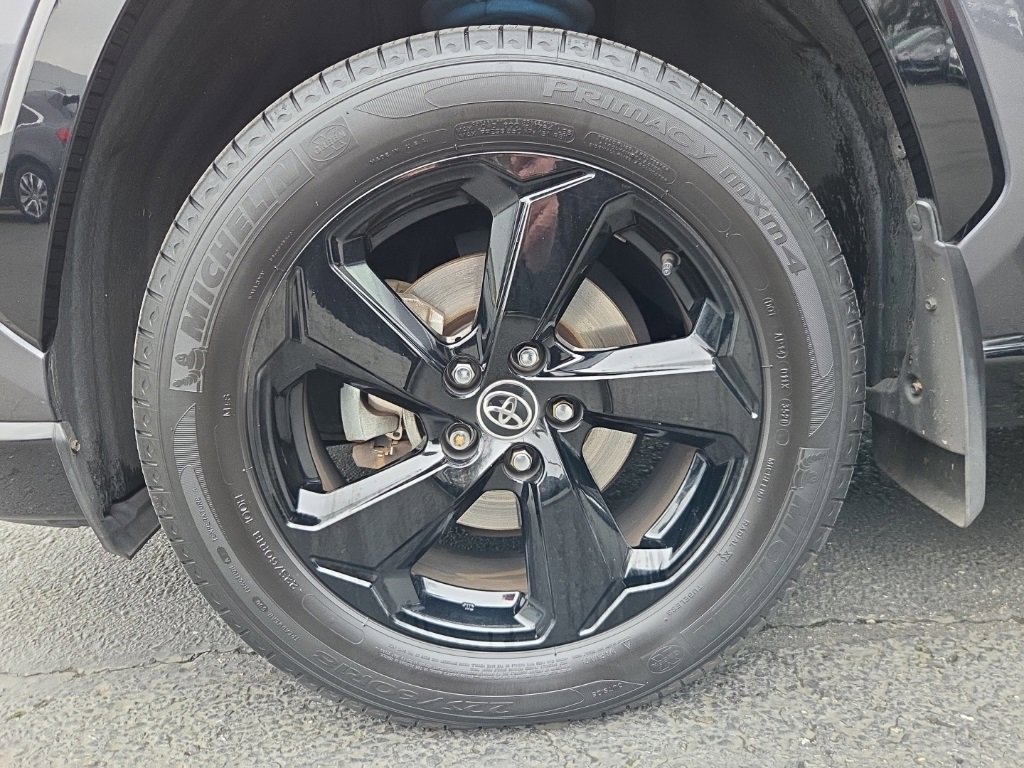 Used 2020 Toyota RAV4 XSE image 28