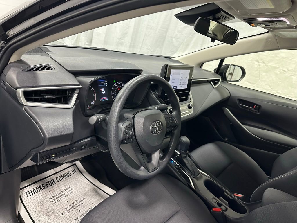 Used 2025 Toyota Corolla LE image 15