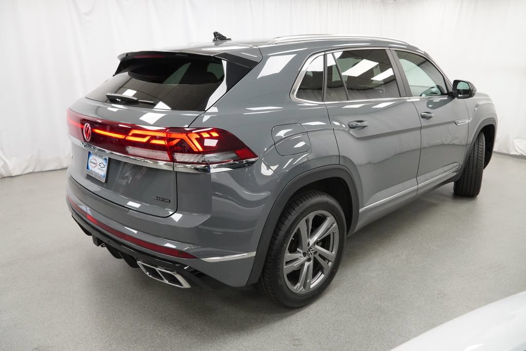 Used 2024 Volkswagen Atlas Cross Sport SEL R-Line AWD/4WD image 2