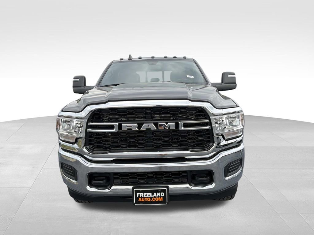 Used 2024 RAM 2500 Tradesman w/ Chrome Appearance Group AWD/4WD image 8