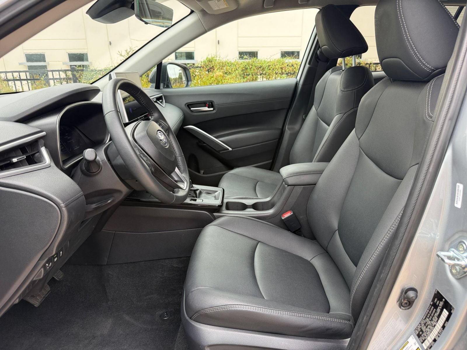 Used 2026 Toyota Corolla Cross XLE FWD image 27