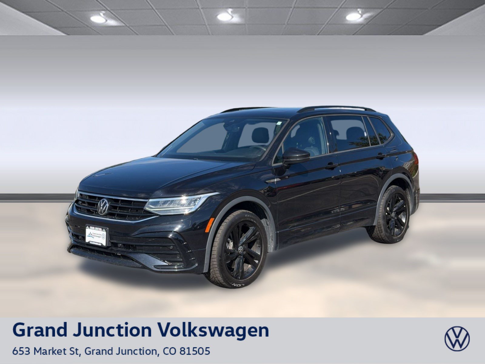 Used 2023 Volkswagen Tiguan SE R-Line AWD/4WD image 1
