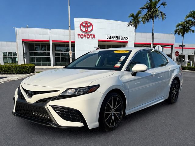 Certified 2023 Toyota Camry SE FWD image 3