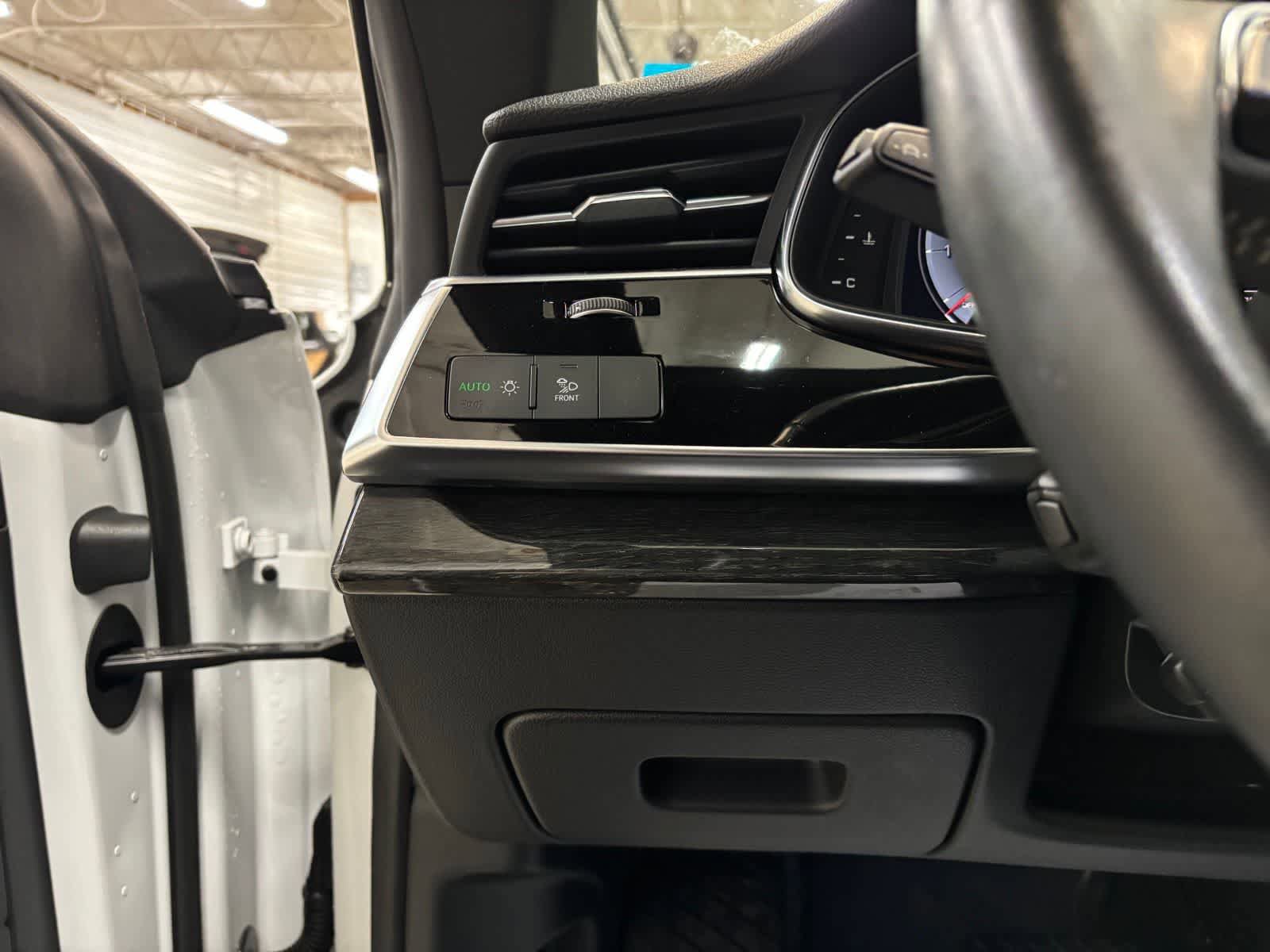 Used 2019 Audi Q8 Premium Plus w/ Premium Plus image 15