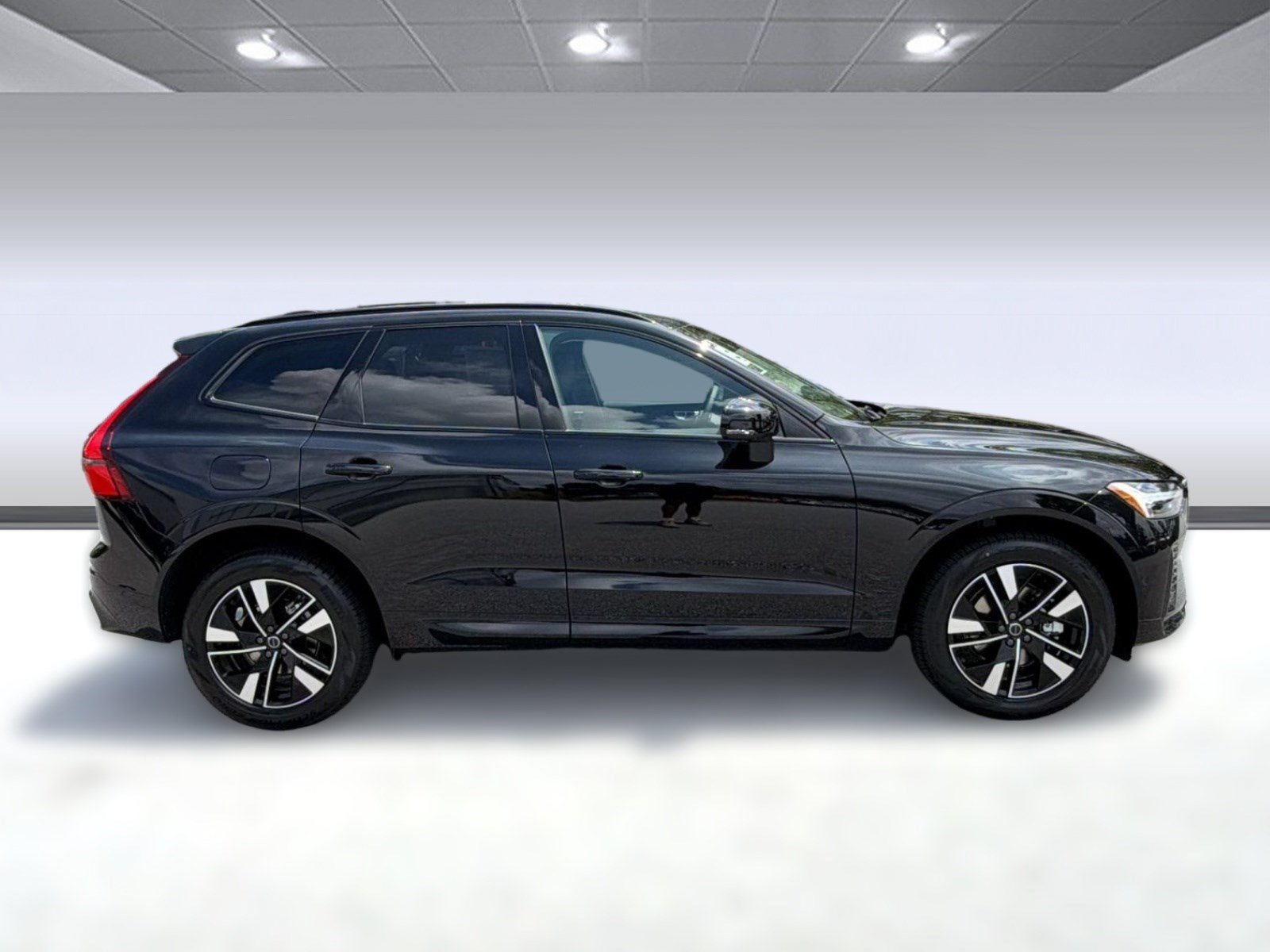 New 2026 Volvo XC60 B5 Plus AWD/4WD image 8