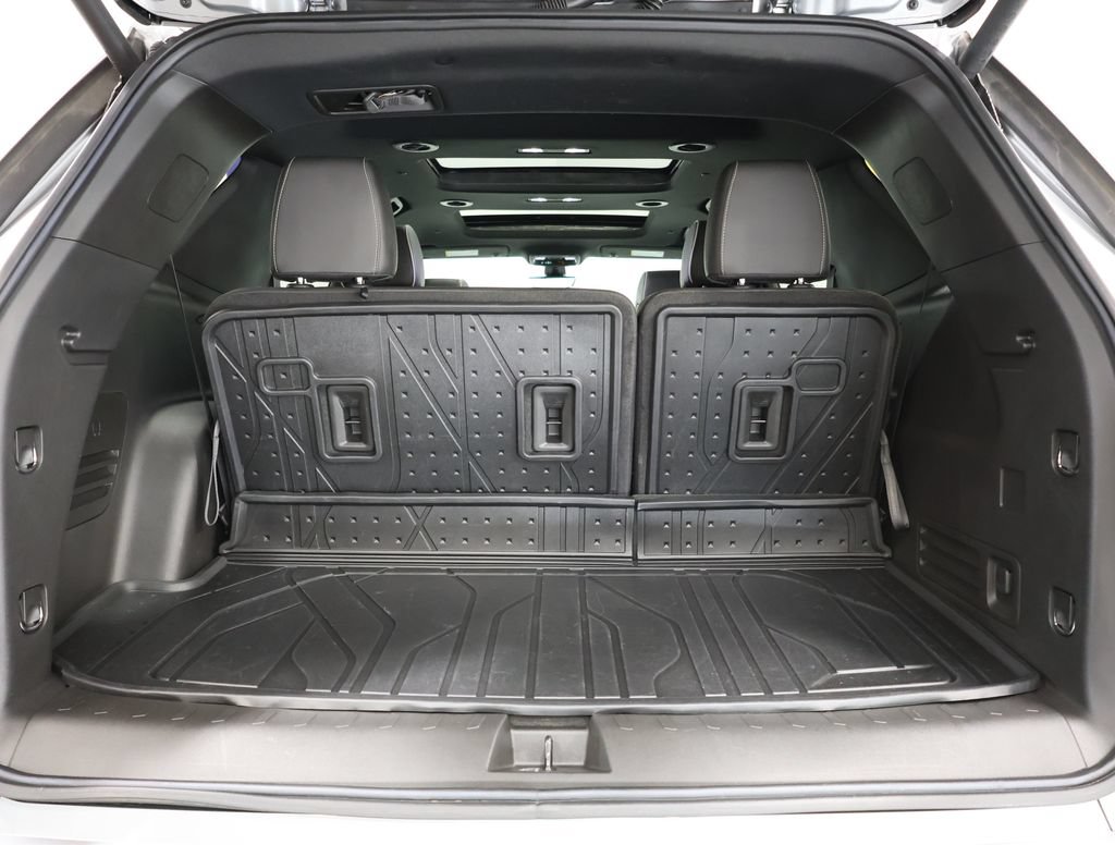 Used 2023 Chevrolet Traverse Premier AWD/4WD image 29