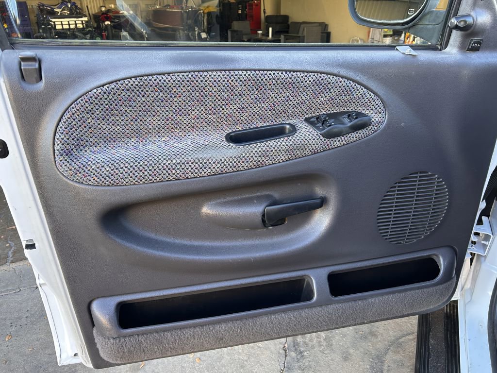 Used 1999 Dodge Ram 2500 Truck image 3