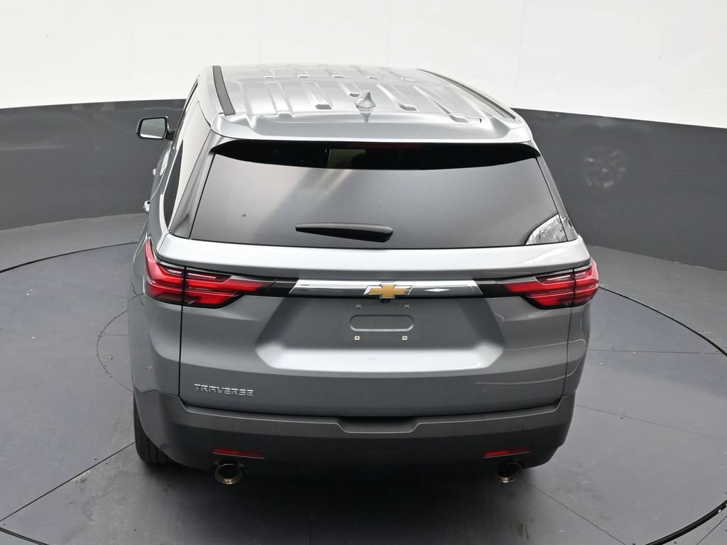 Used 2023 Chevrolet Traverse LS FWD image 14