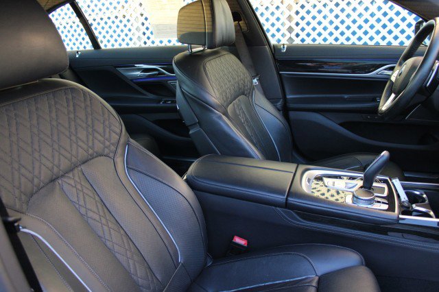 Used 2019 BMW 750i M SPORT DRIVER ASSIST+ w/ M Sport Package image 13