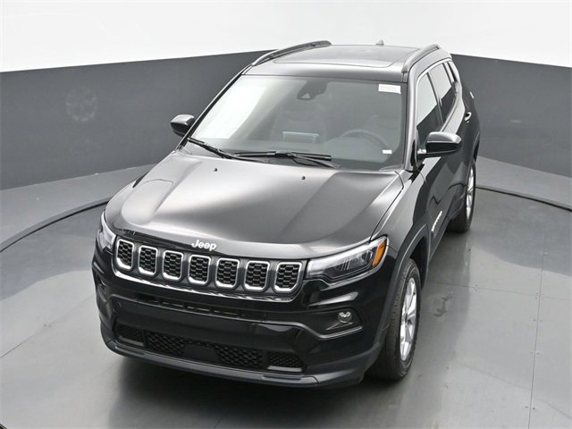 New 2025 Jeep Compass Latitude w/ Sun & Sound Group image 38