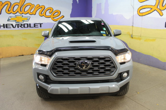 Used 2021 Toyota Tacoma TRD Sport AWD/4WD image 3
