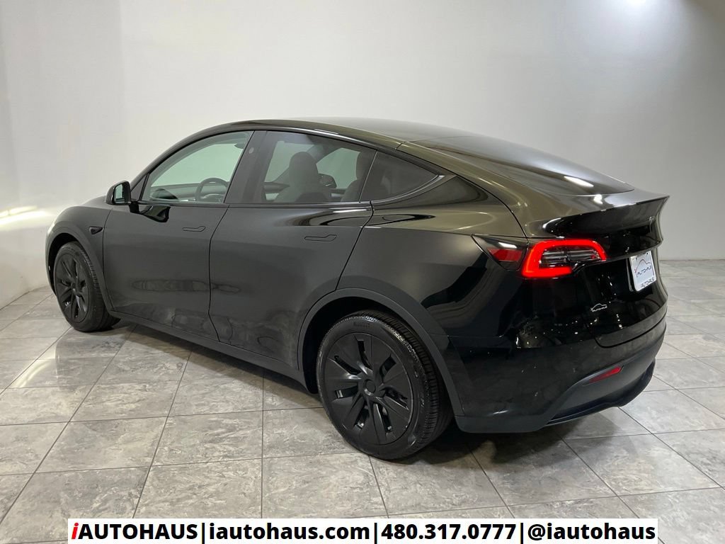 Used 2024 Tesla Model Y Long Range AWD/4WD image 4