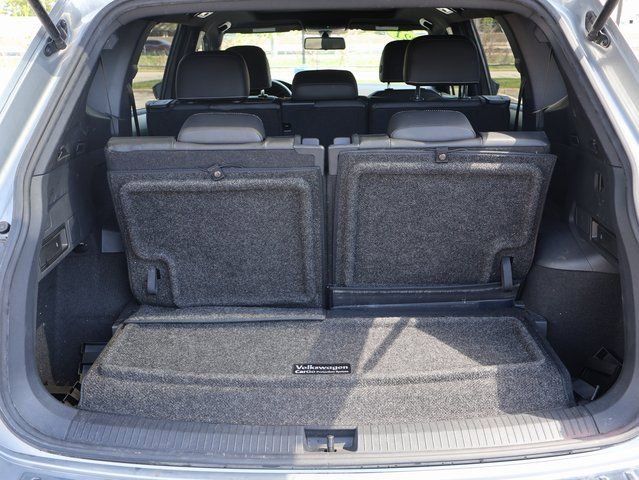 Used 2021 Volkswagen Tiguan SE R-Line image 14