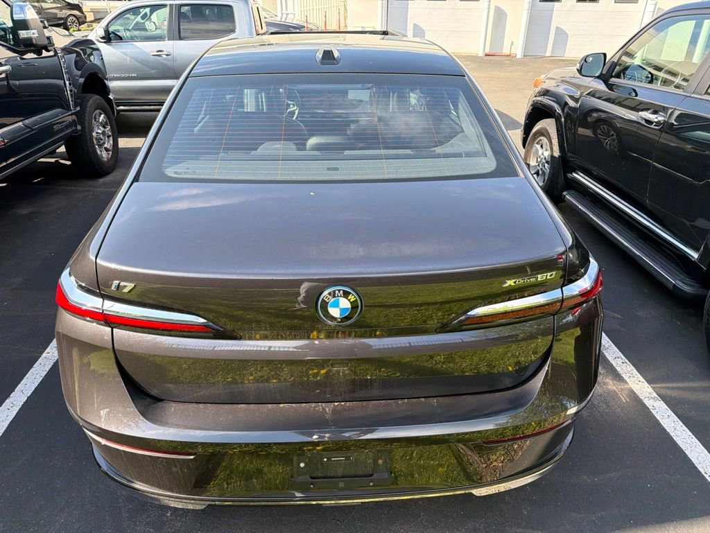 Used 2026 BMW i7 xDrive60 w/ Executive Package AWD/4WD image 4
