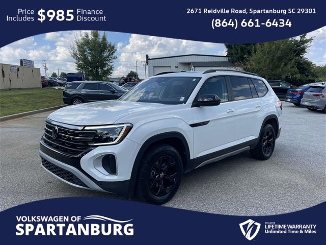 Used 2024 Volkswagen Atlas Peak Edition SEL image 3