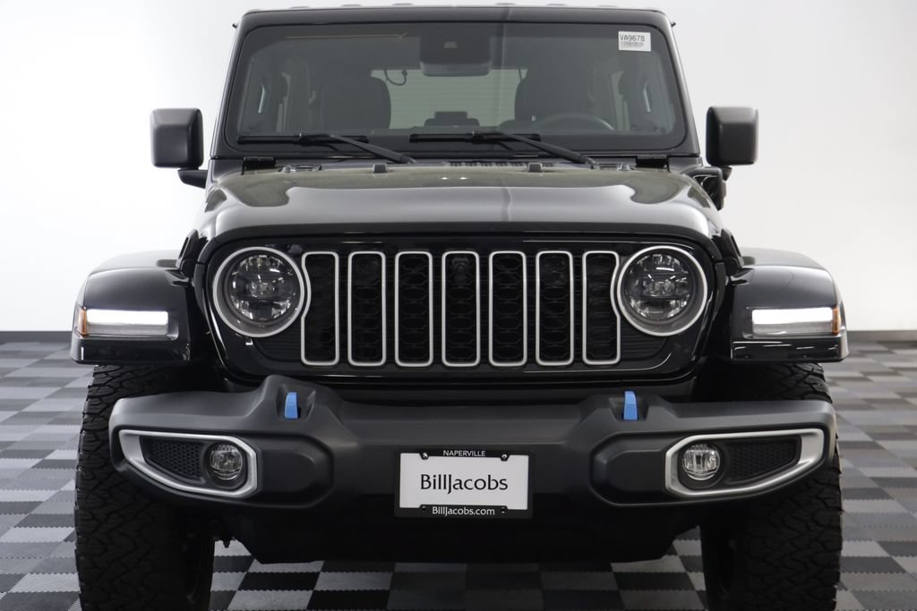 Used 2024 Jeep Wrangler Unlimited Sahara w/ Technology Group AWD/4WD image 23